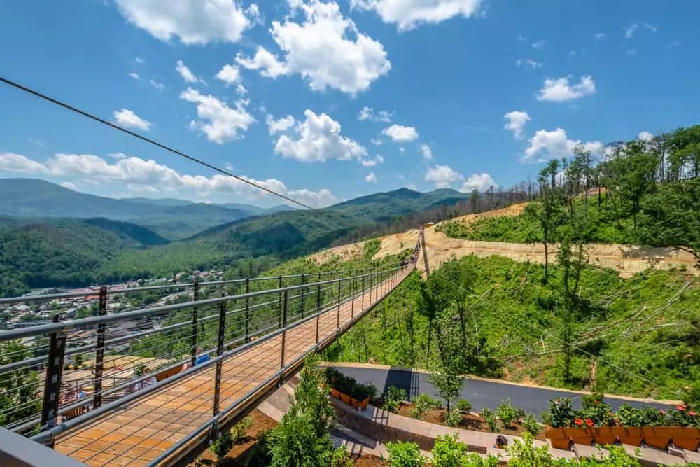 gatlinburg skylift park skybridge