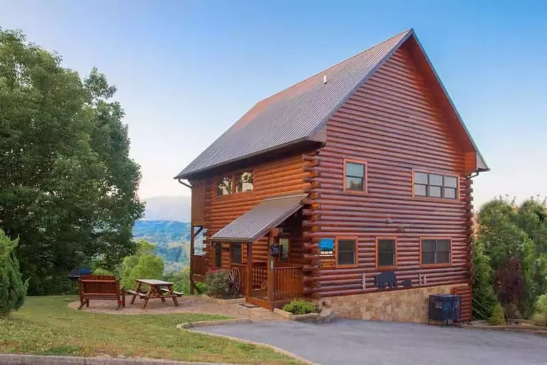 honeymoon cabin in the Smokies