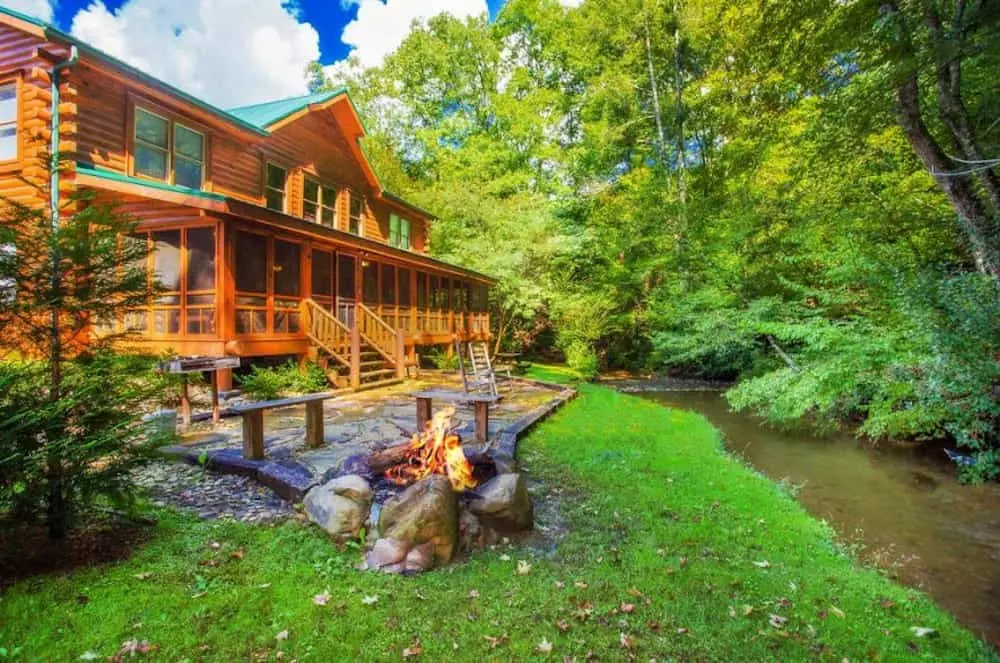 creekside getaway cabin by a river