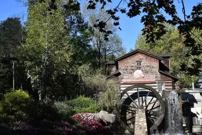 Dollywood Grist Mill