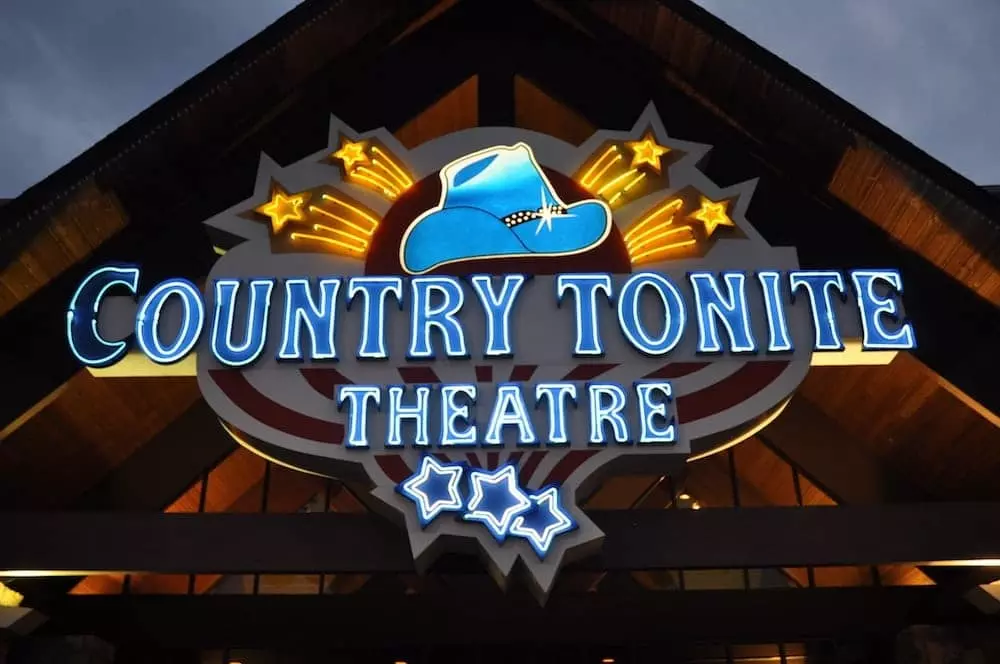 The Country Tonite Theatre in Pigeon Forge at night.