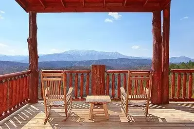 Smokin' View Lodge cabin deck