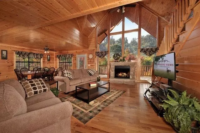 The family room of Hillbilly Hilton, one of our Great Smoky Mountains cabins for rent.