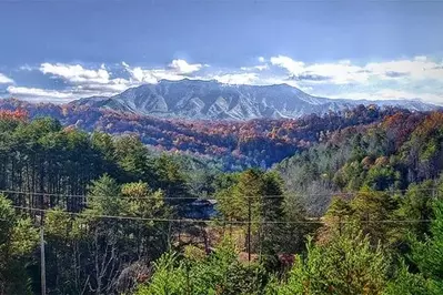 LeConte Homestead, 3 bedroom, 2 bath cabin in Gatlinburg.