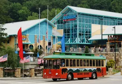 Gatlinburg trolley in front of the aquarium