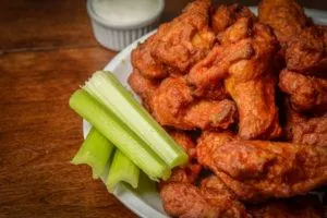 plate of buffalo wings