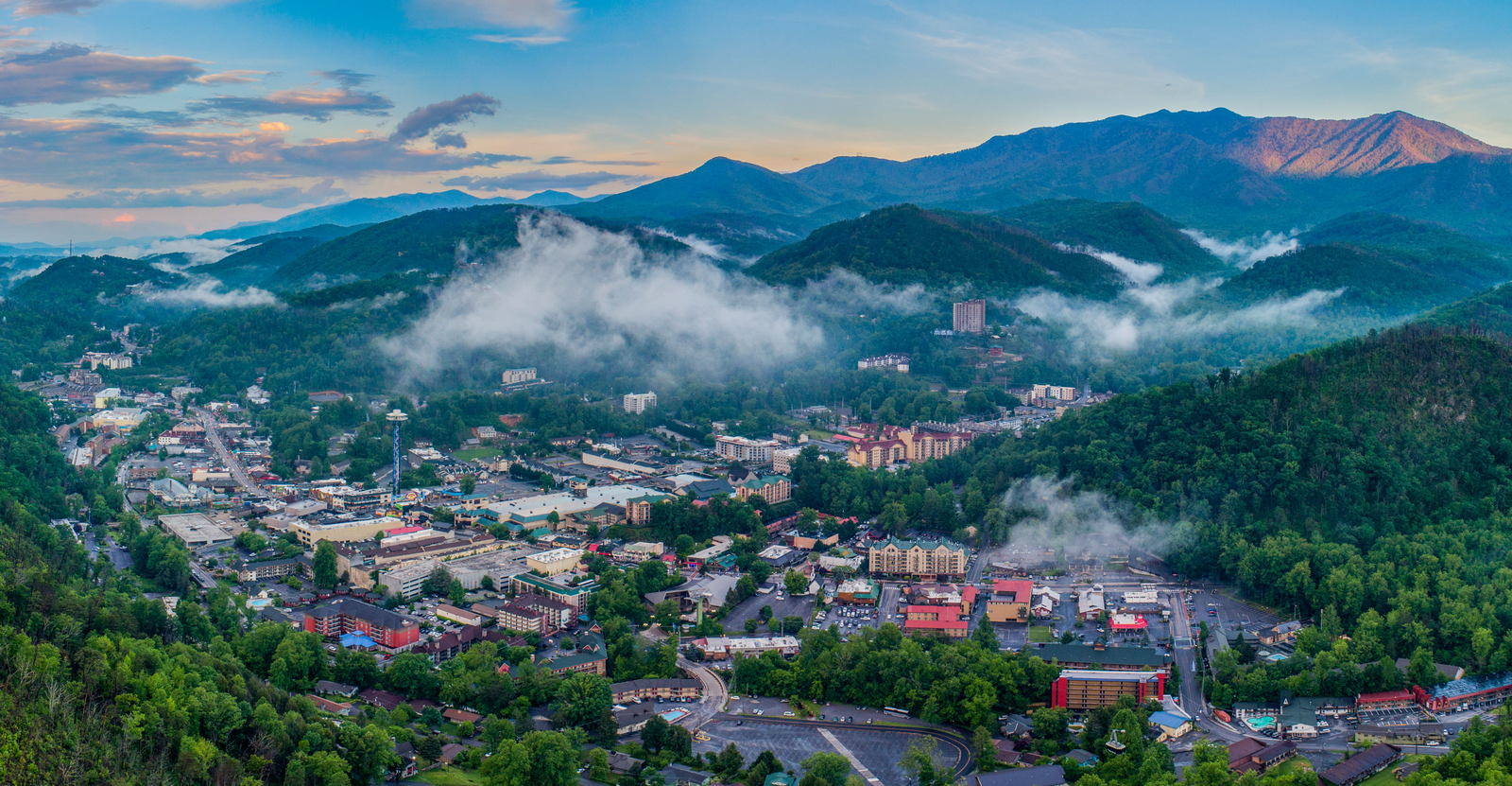 gatlinburg overlook at night