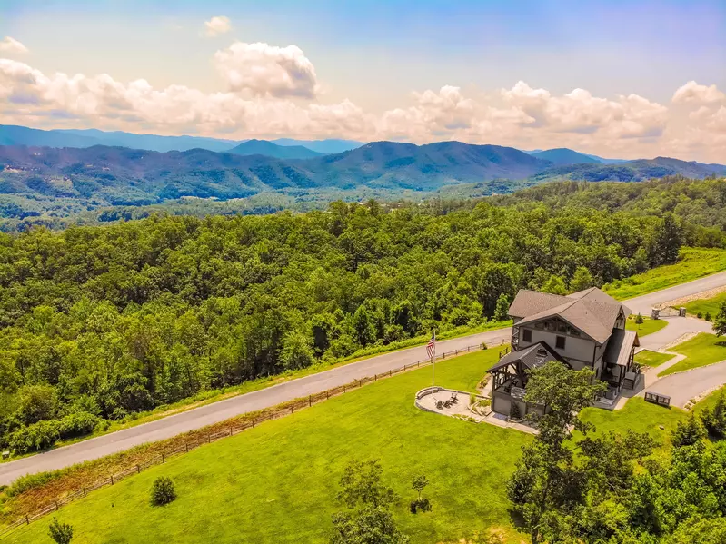 Adventure Lodge at Laurel Cove