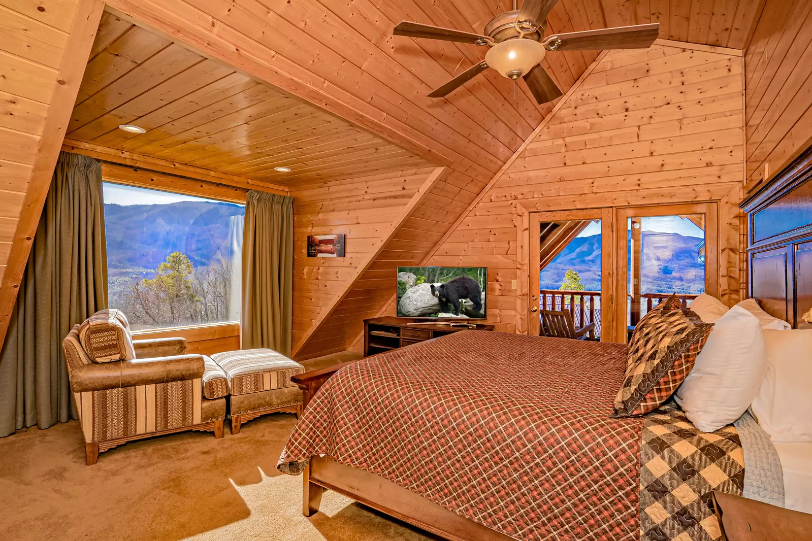 Smoky Peak Lodge