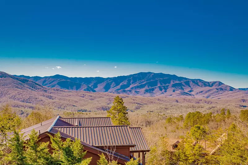 Smoky Peak Lodge