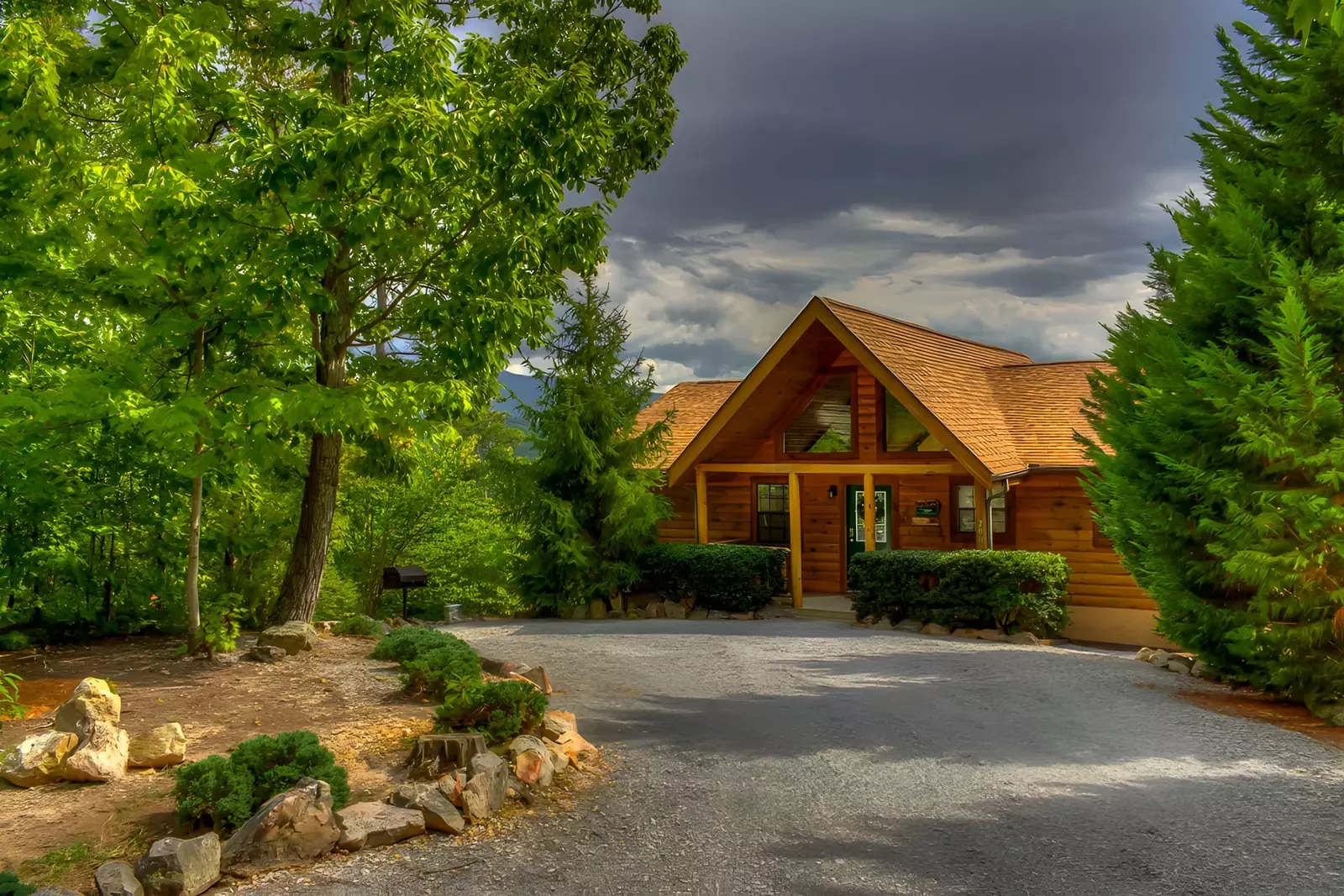 four-bedroom-cabins-chalets