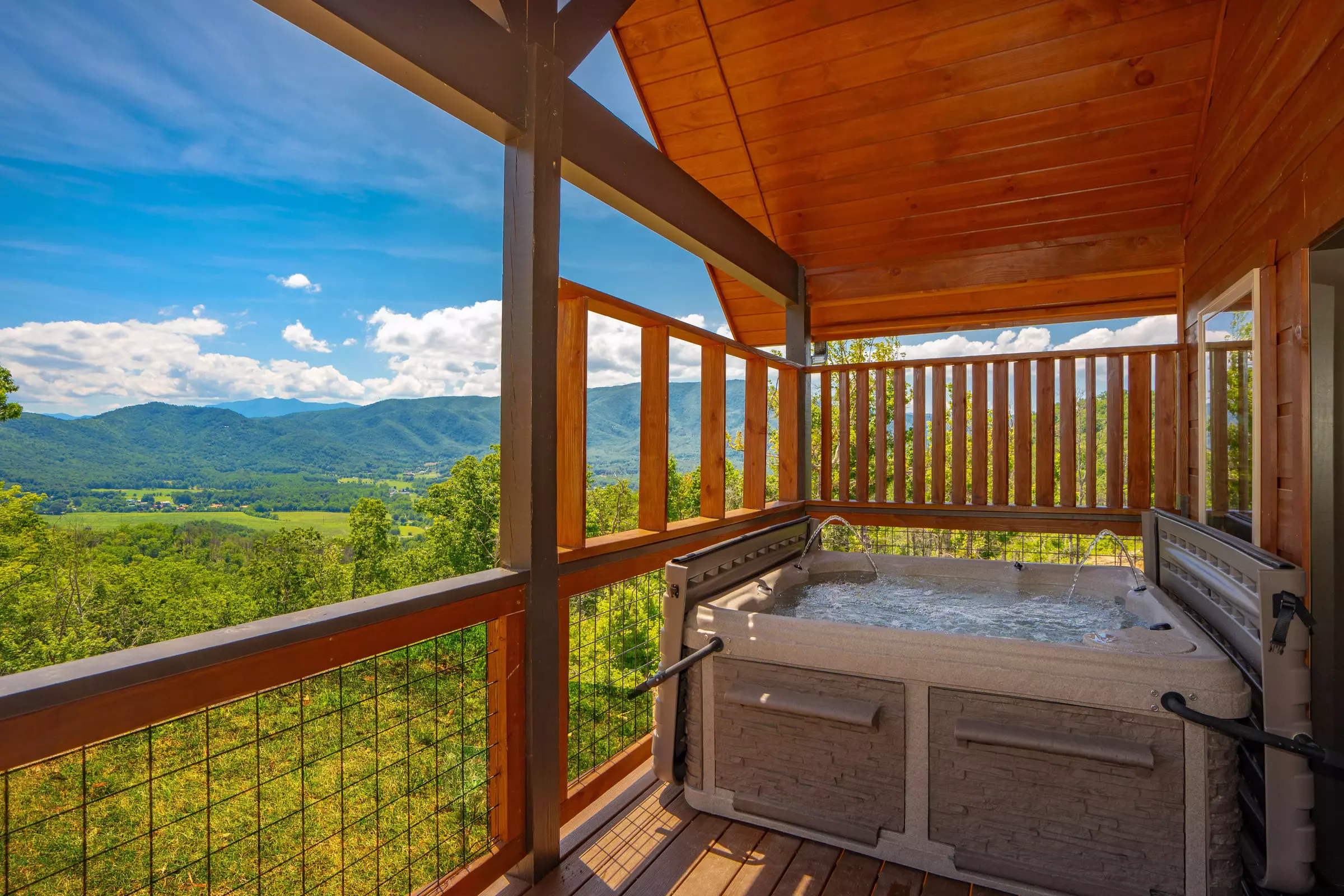 cabins-with-a-hot-tub