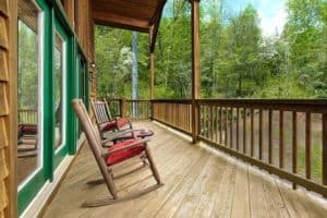 one of the top 10 cabin rentals in Gatlinburg, Country Manor